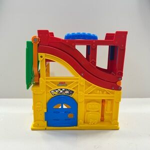 Fisher-Price Little People Wheelies Rev 'n Sounds Race Track playset
